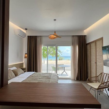 Penthouse & Apartments By The Sea Airport Airstay Artemida  Dış mekan fotoğraf