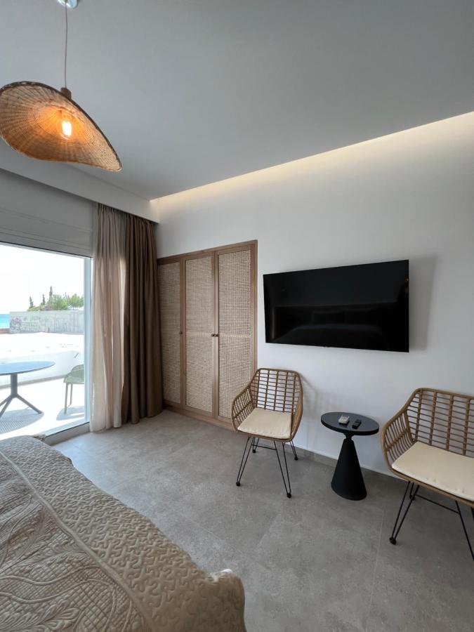 Penthouse & Apartments By The Sea Airport Airstay Artemida  Dış mekan fotoğraf